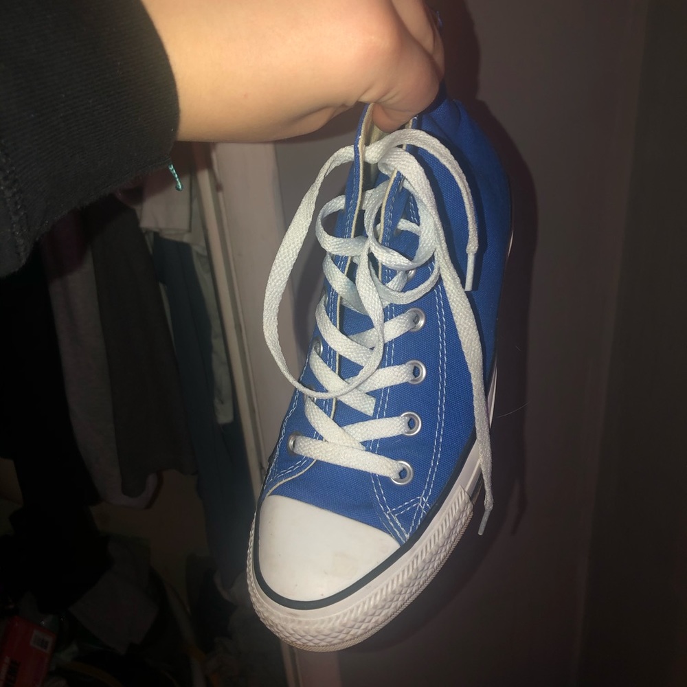 Converse - Picture 2 of 2